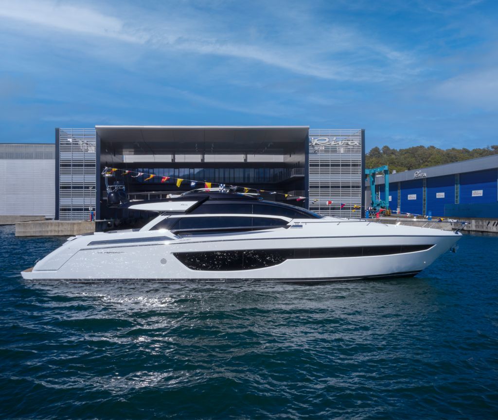 Riva 76' Perseo Super launch 1.jpg