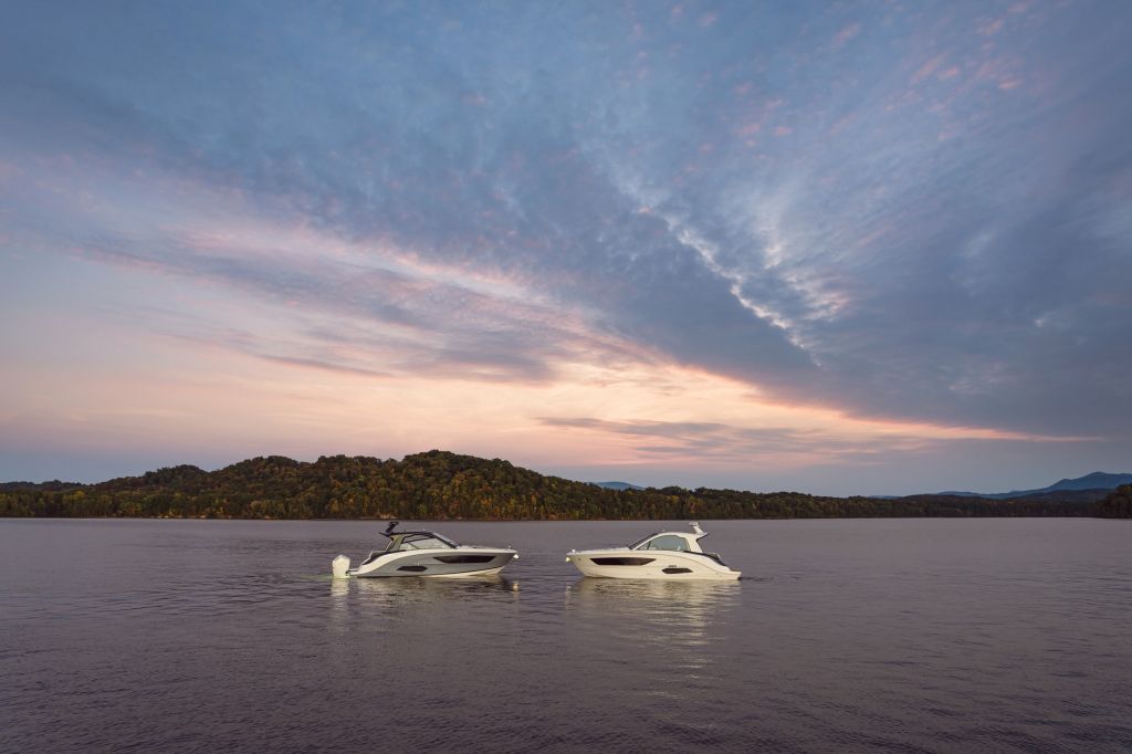 2023-Sundancer-370-DA370-Sundancer-370-Outboard-DAO370-twilight-03588-select (1).jpg