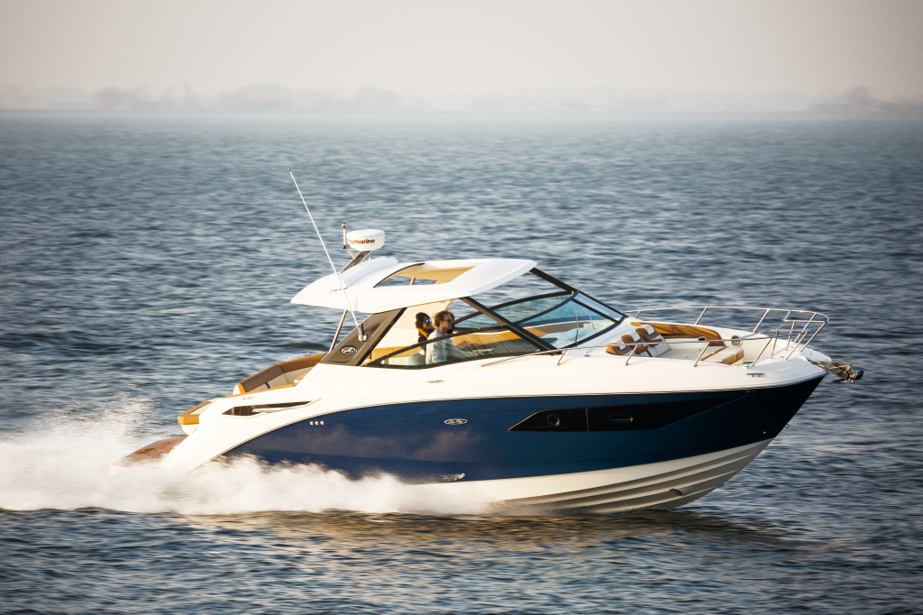 Jerome Wassenaar_Sea Ray 320 Sundancer_030.jpg