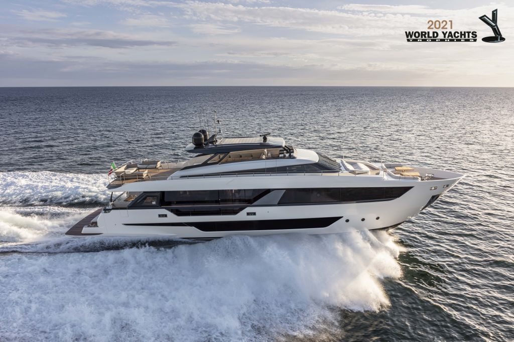 2_FERRETTI YACHTS 1000 exterior-logo-1.jpeg