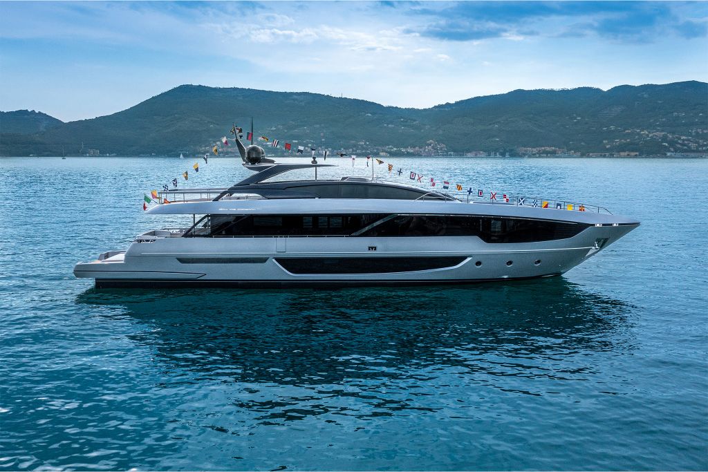 Riva_102'CorsaroSuperNew_Profile-0000.jpg