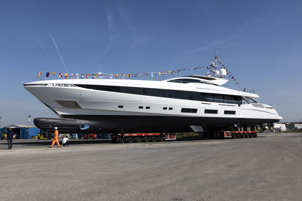 яхта mangusta 54 gransport.jpg