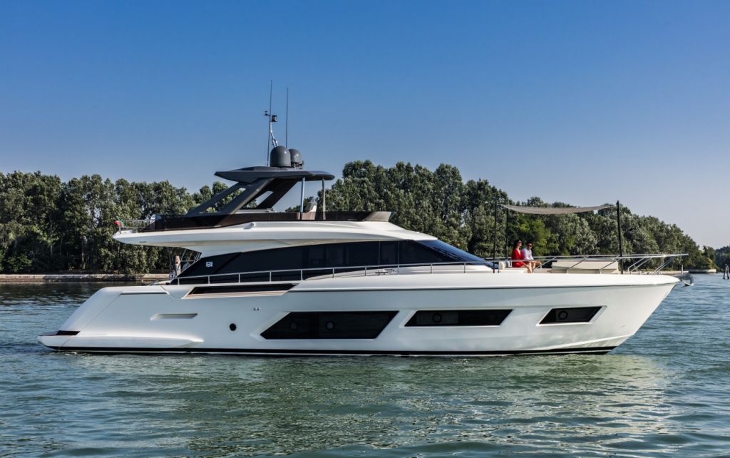 ferretti-670_1498 (2).jpg