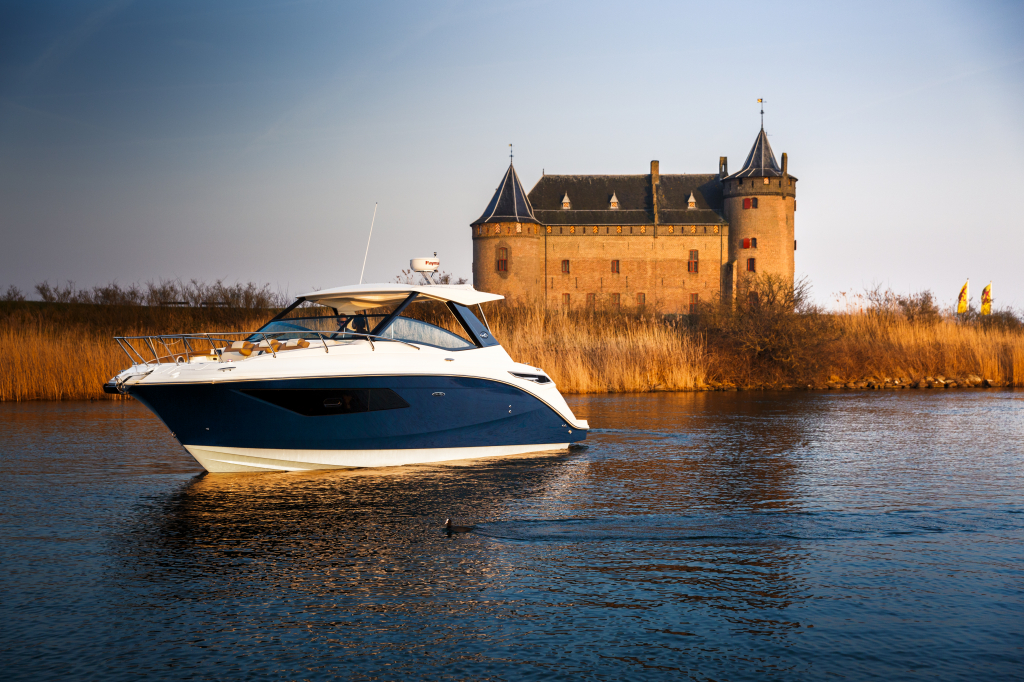 Jerome Wassenaar_Sea Ray 320 Sundancer_038.jpg