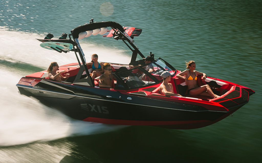 Катер AXIS A22 2020