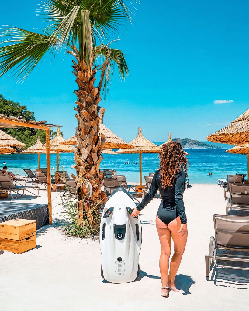 Holiday Pictures with SEABOB.jpeg