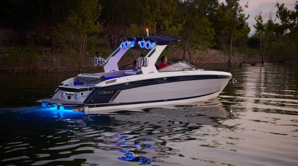 R8Surf_08718.jpg R8Surf_08718.jpg