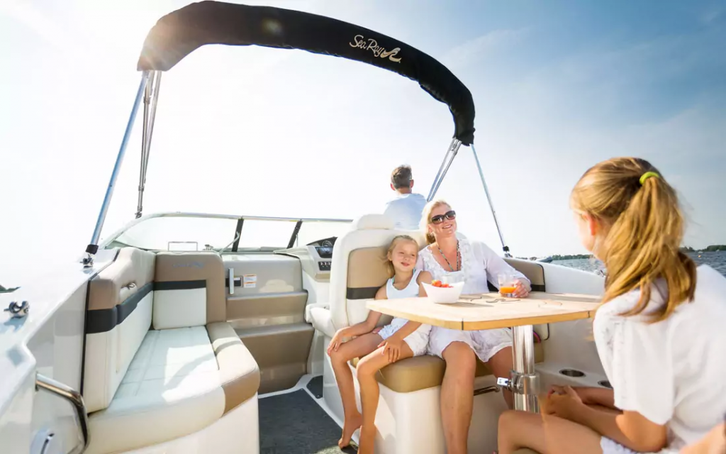 Sea Ray Sundancer 265_2.png