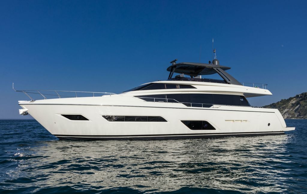Ferretti Yacht 780