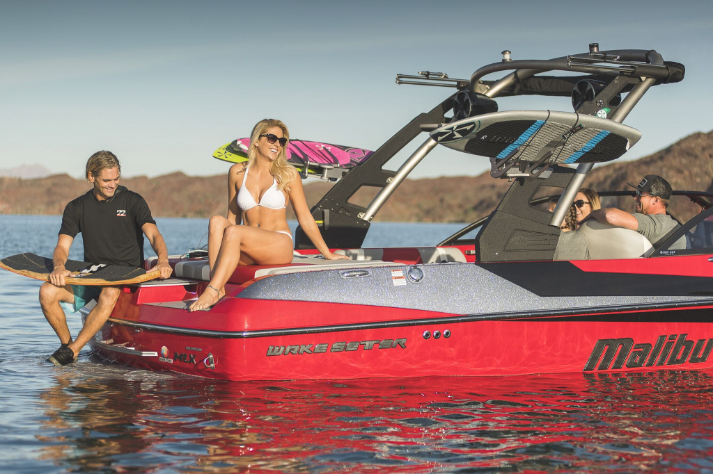 катер malibu 21 mlx 4.jpg